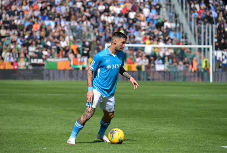 Napoli e Milan pronte a sfidarsi: ecco le formazioni in campo!