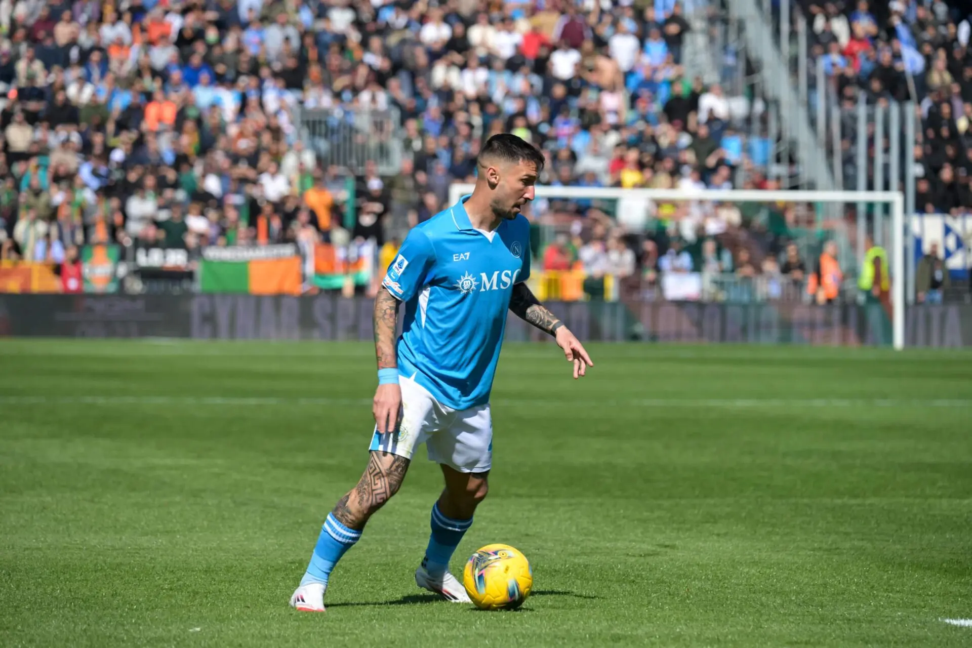 Napoli e Milan pronte a sfidarsi: ecco le formazioni in campo!