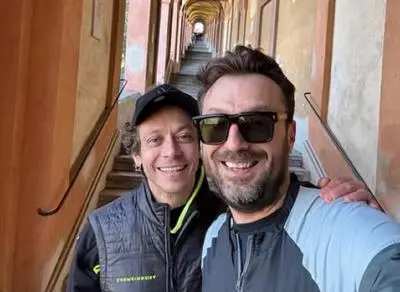 Valentino Rossi festeggia, Marc Marquez deluso a Austin!