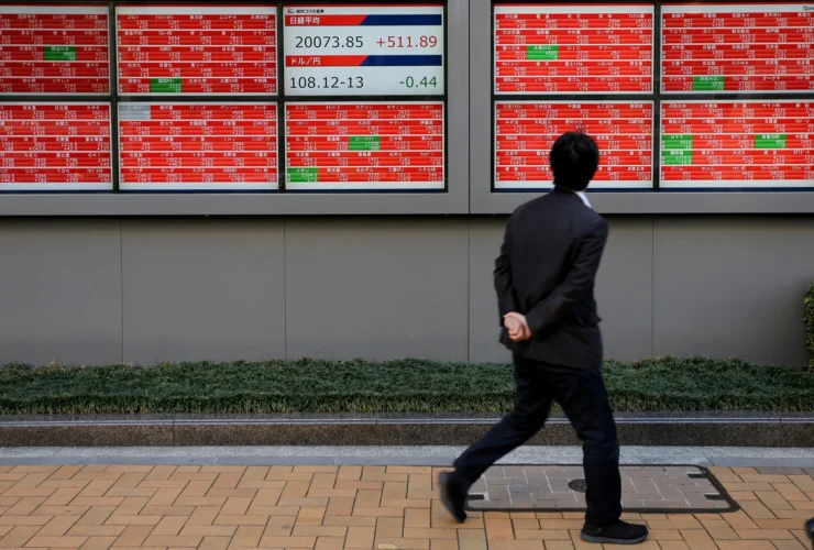 Mercati in crisi: azioni giù e bond che brillano come stelle!