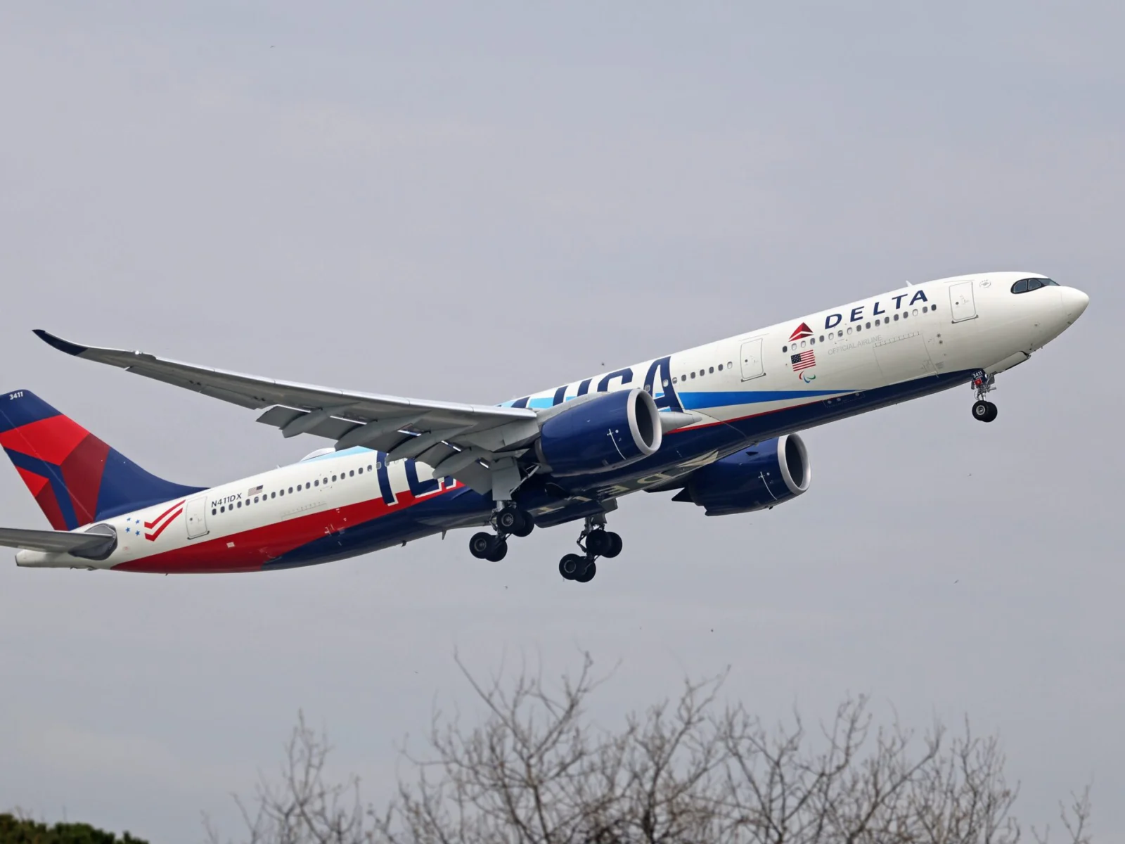 Brivido tra cielo e terra: aereo Delta evita il dramma a Washington!