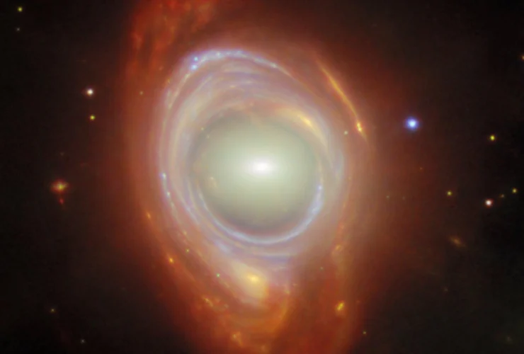 Il telescopio James Webb svela un magico anello di Einstein!