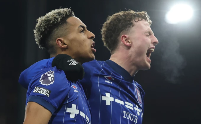 Clausola shock: metà Premier League spera nella retrocessione!