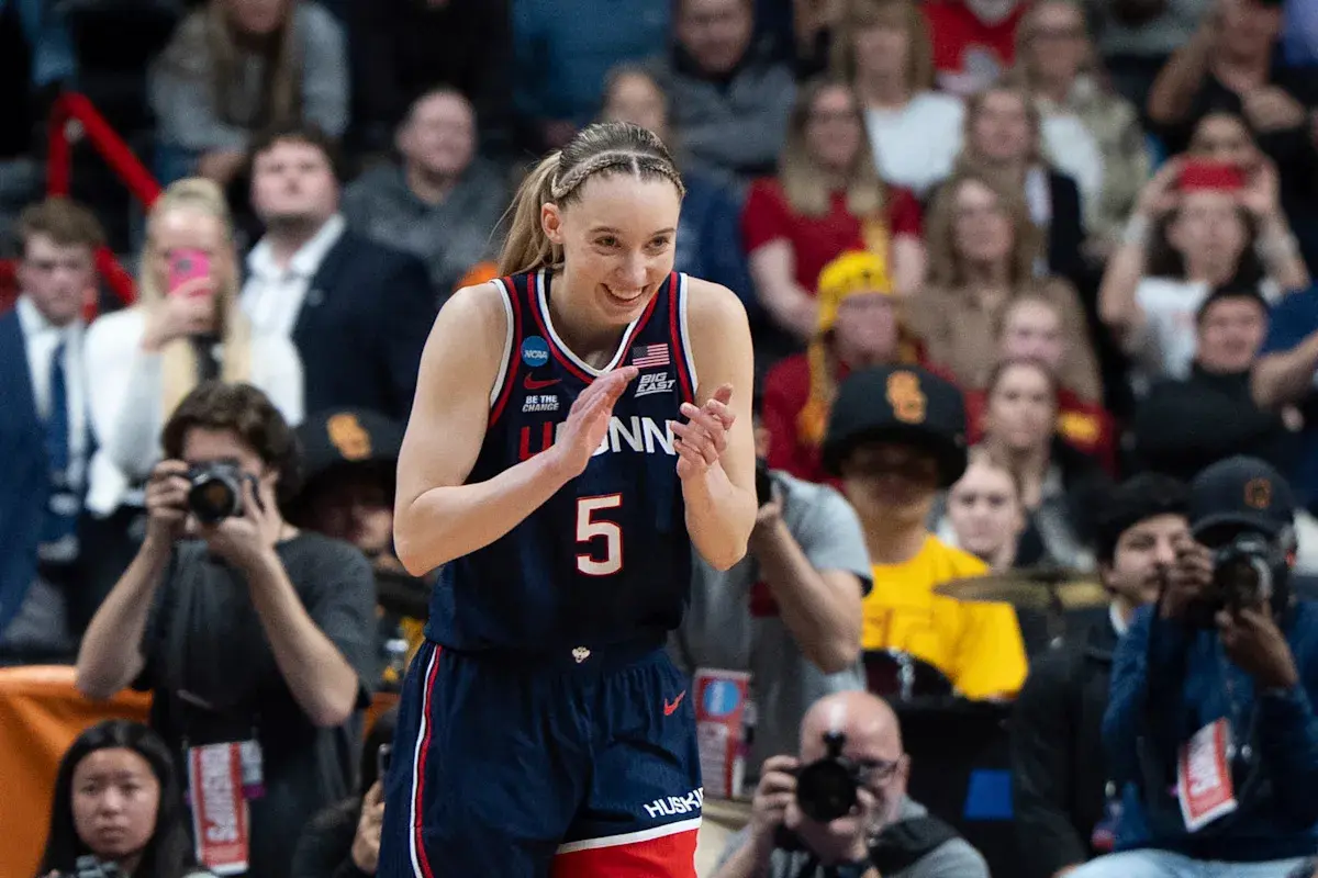 Bueckers, Betts e Booker: chi vincerà il Wooden Award femminile?