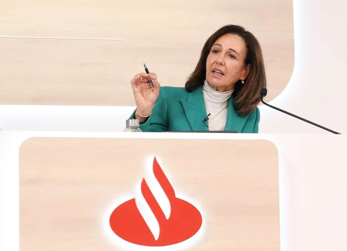 Ana Botín rivela il suo segreto di stile: la giacca Zara da sogno