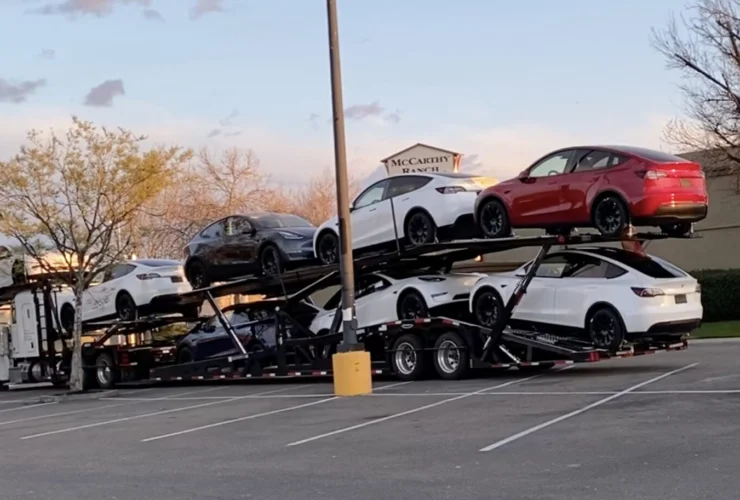 Ford svela il mistero: arriva una nuova elettrica a Louisville!