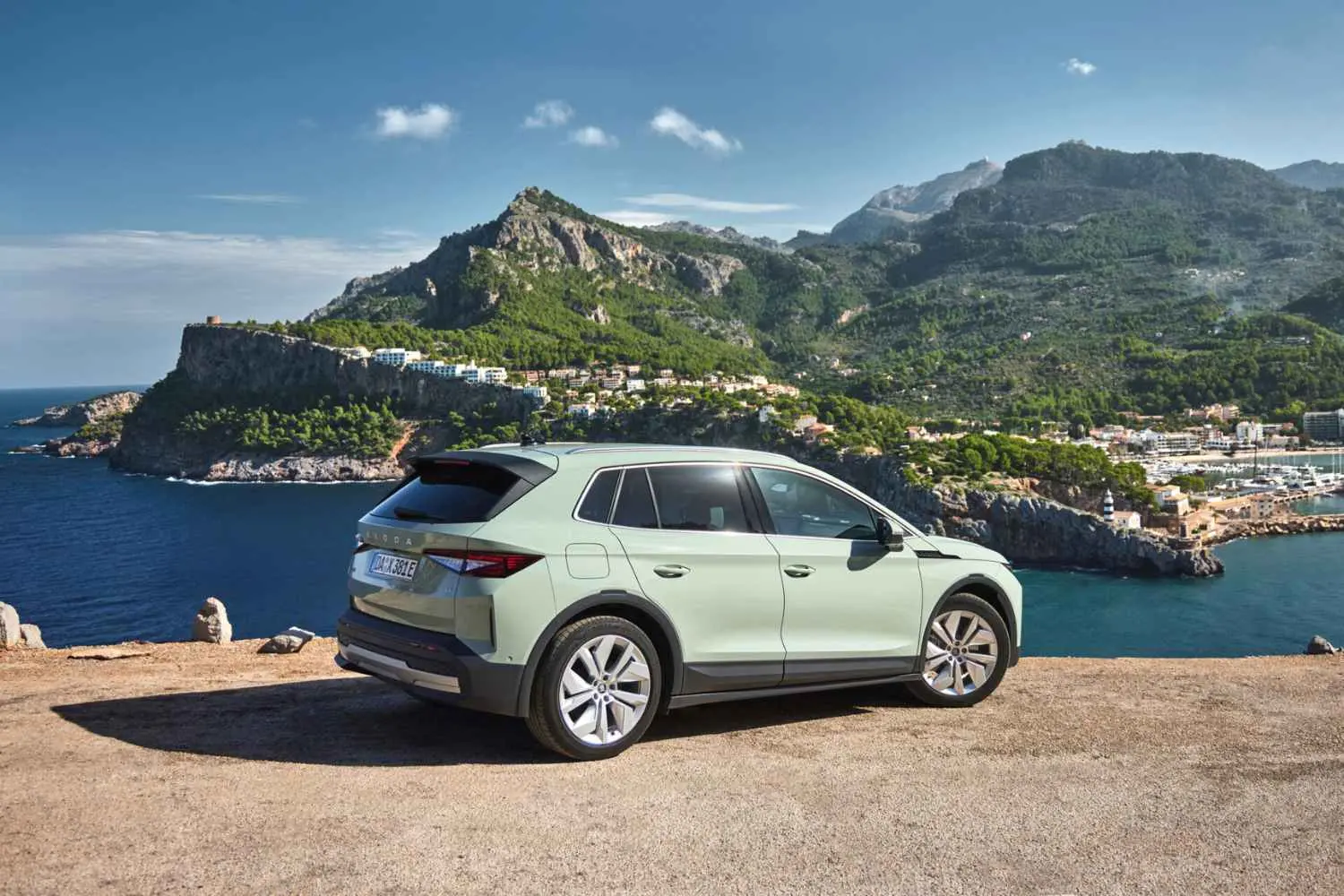 Skoda Elroq stupisce: 560 km di elettrico per non fermarsi mai