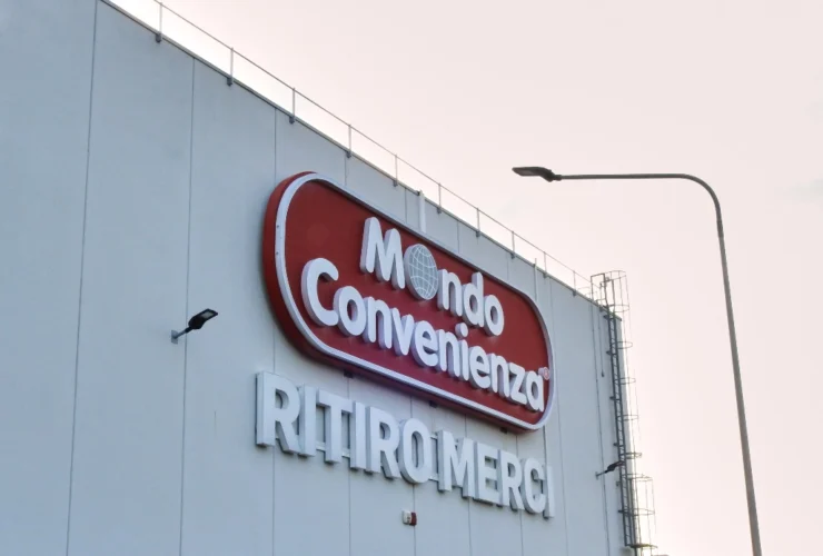 Mondo Convenienza nei guai: arriva una maxi multa da 3,2 milioni!