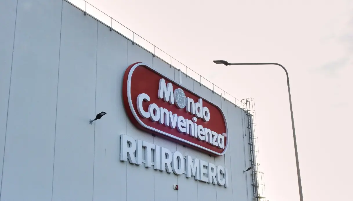 Mondo Convenienza nei guai: arriva una maxi multa da 3,2 milioni!