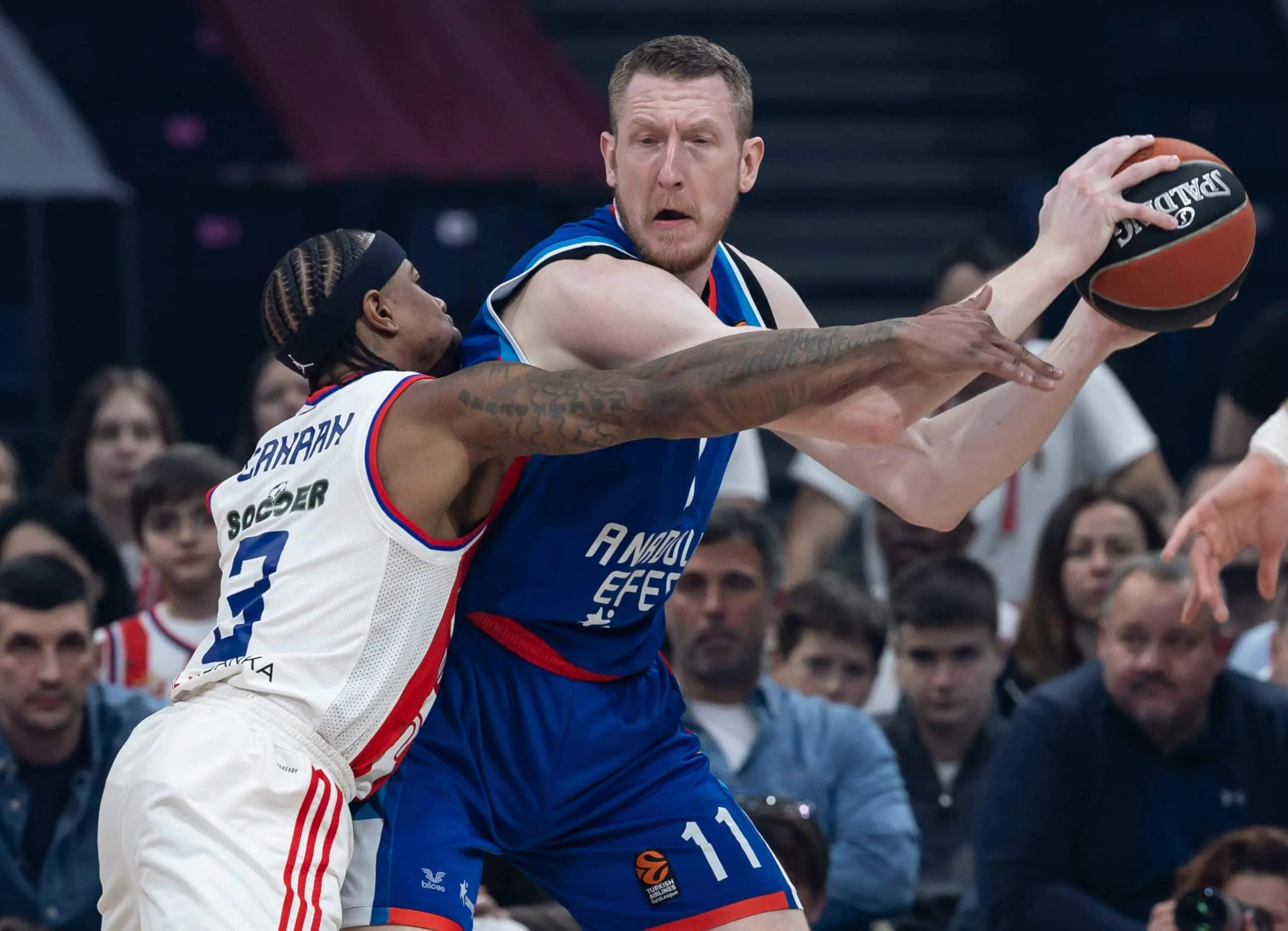 Šmits regala un finale mozzafiato all’Anadolu Efes!