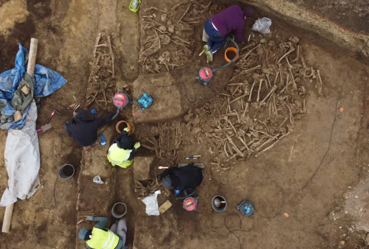 Scoperta incredibile: oltre 120 soldati romani ritrovati sotto un campo!