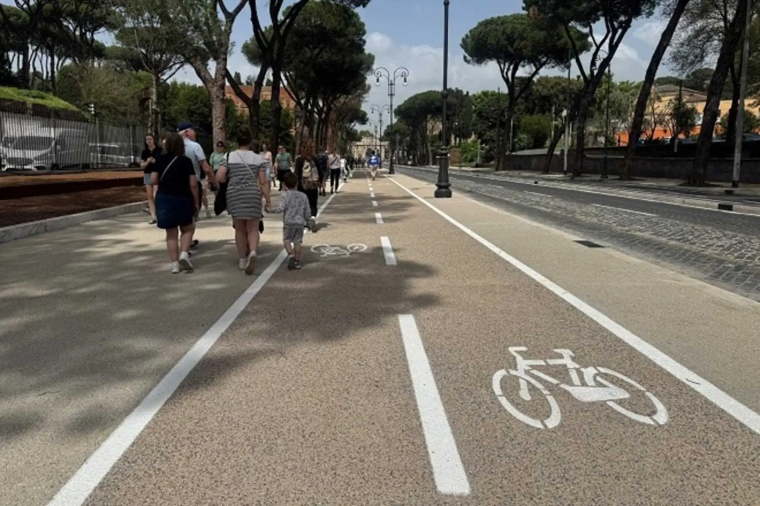 Inaugurato il primo tratto del GRAB, il Grande Raccordo Anulare delle Bici: un anello di 50 km che collegherà le meraviglie di Roma