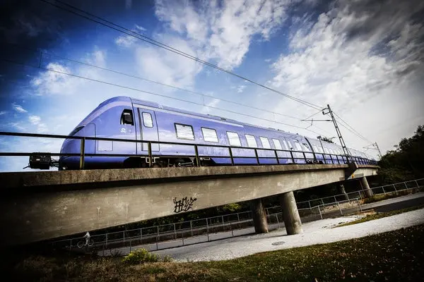 VR continuerà a gestire i treni Pågatågen: accordo da 1 miliardo