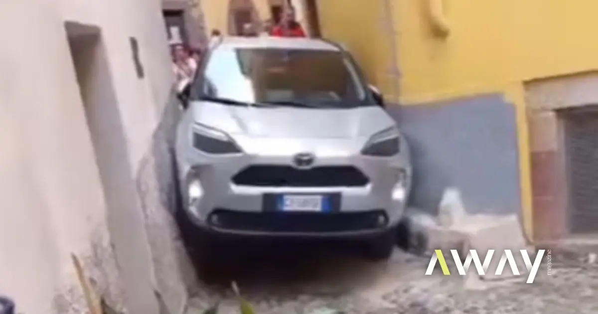 Attenzione al GPS: turisti bloccati in un centro storico