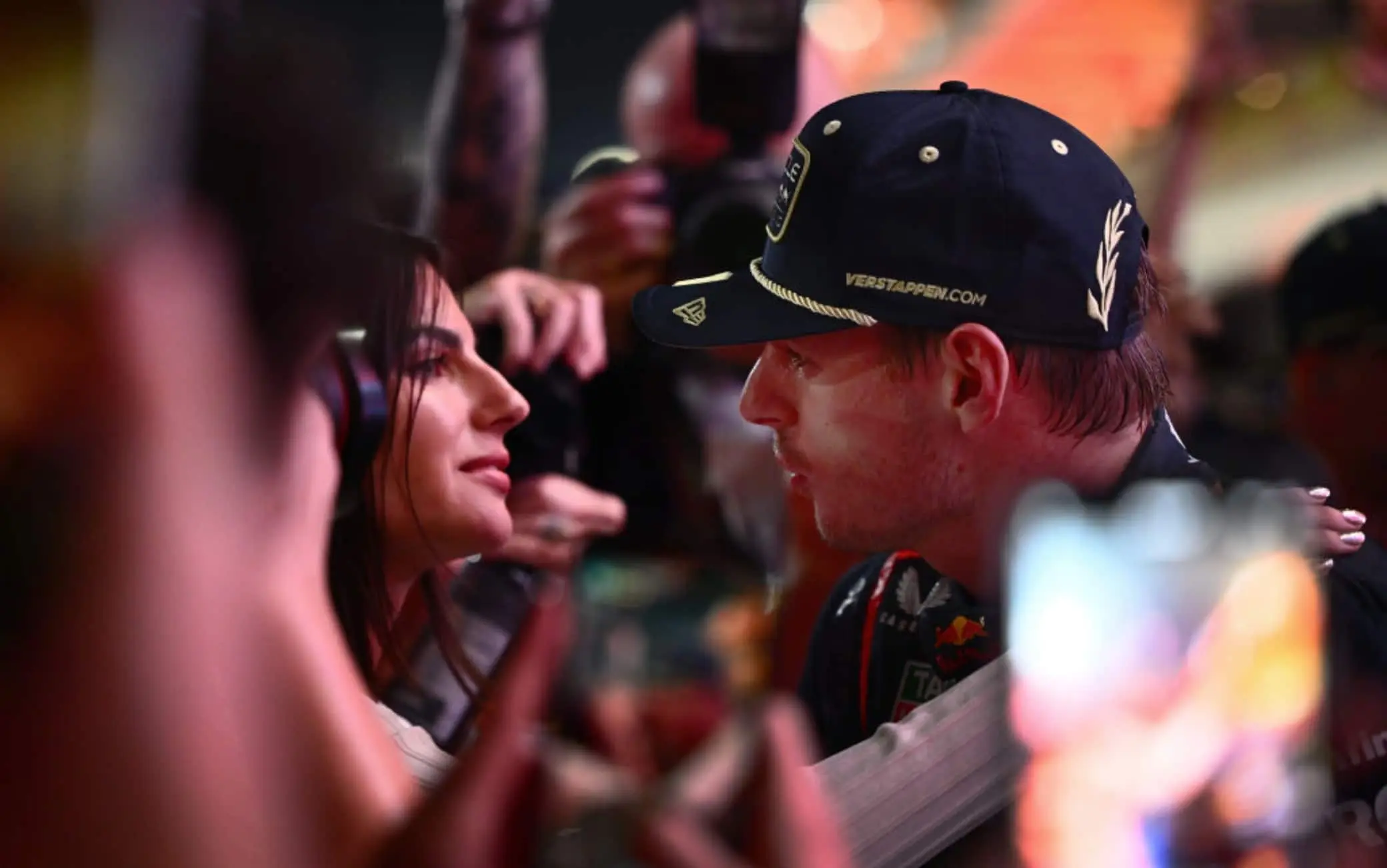 Verstappen salta il media day a Miami per stare con Kelly Piquet