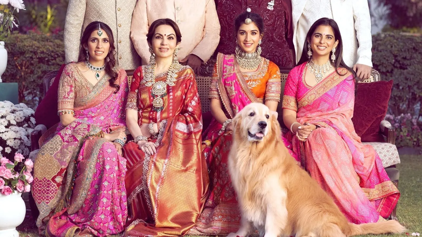 Il commovente addio al cane Happy della famiglia Ambani
