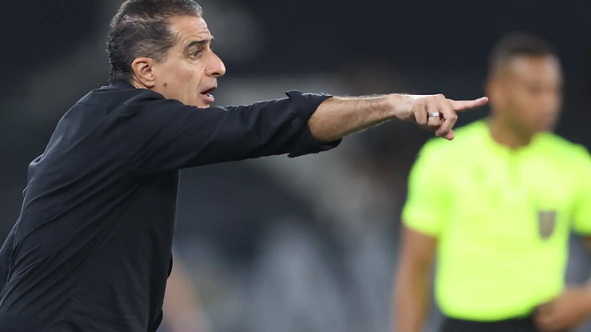 Renato Paiva celebra il trionfo del Botafogo nella Copa do Brasil