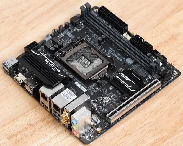 Scopri i chipset H370, B360 e H310 di Intel: caratteristiche e prestazioni