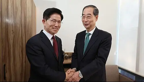 Kim Moon-soo e Han Duck-soo si incontrano per chiarire divergenze