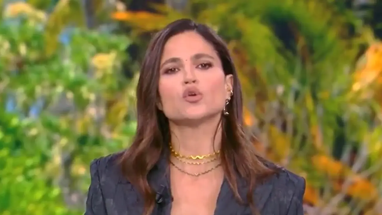 Veronica Gentili inaugura L’Isola: le critiche e le perplessità