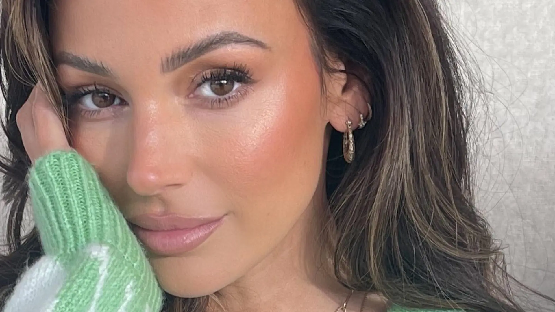La piccola Palma di Michelle Keegan incanta in rosa in una nuova foto