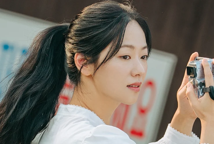 Jeon Yeo Been nei panni di un’attrice malata in cerca di riscatto
