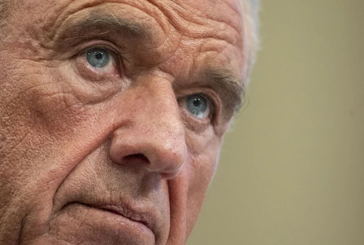 RFK Jr: promessa di non stravolgere il sistema vaccinale Usa ma cambia tutto