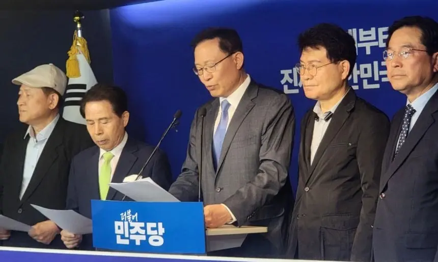 Il crescente sostegno a Lee Jae-myung: esperti e ex politici lo indicano come il leader ideale per la riforma costituzionale