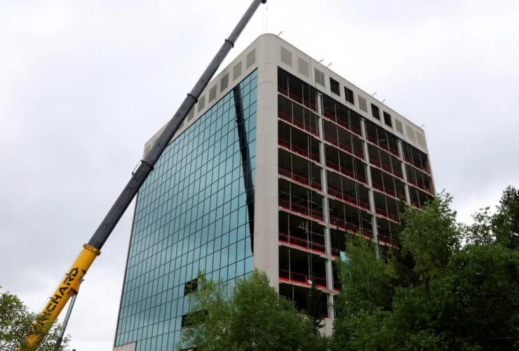 Kanata office building approvato per trasformazione in abitazioni innovative