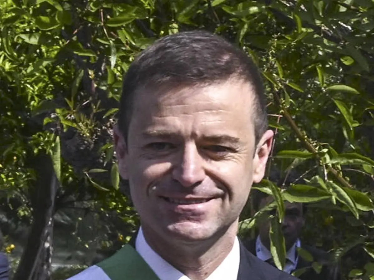 Massimo Coppola sindaco di Sorrento arrestato per corruzione conclamata