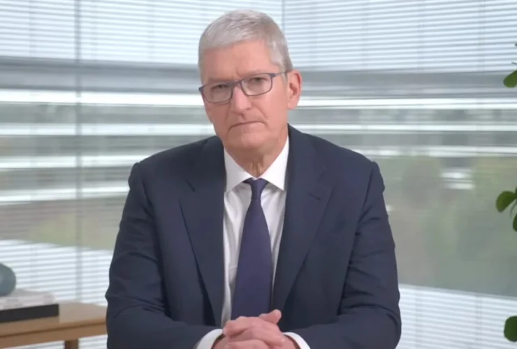 Trump spinge Apple a produrre iPhone negli Usa per evitare tasse alte