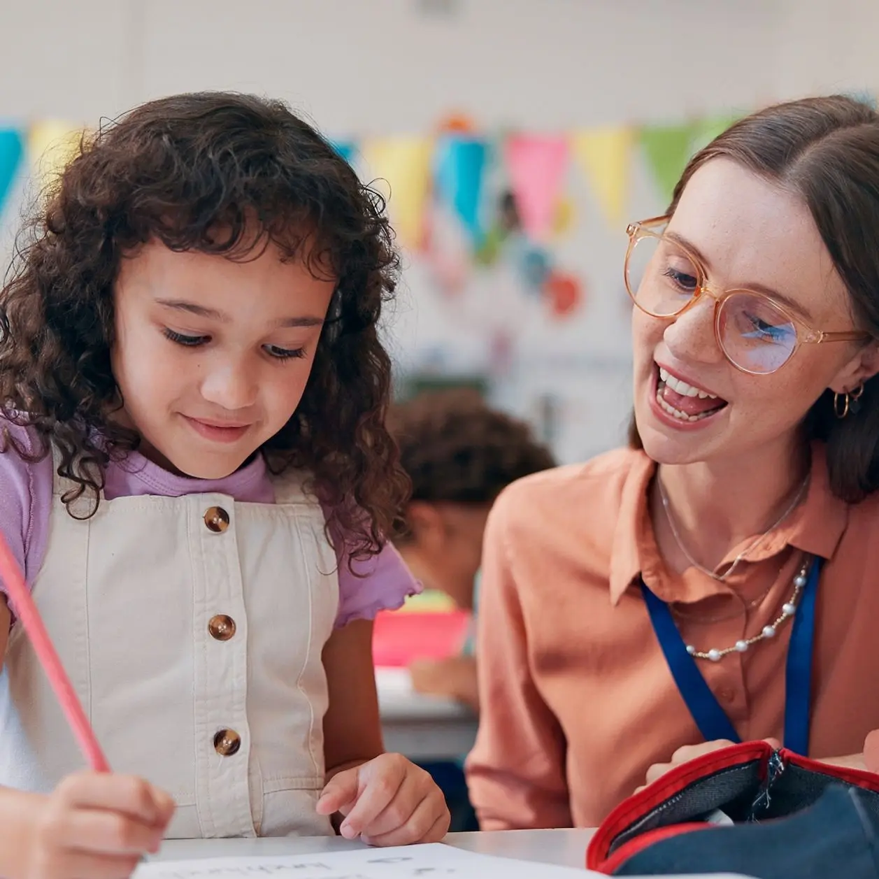 Se il cognome di tuo figlio inizia con queste lettere, migliora i voti a scuola
