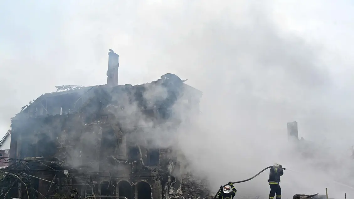 Ucraina, Zelensky: serve una pressione decisiva sulla Russia