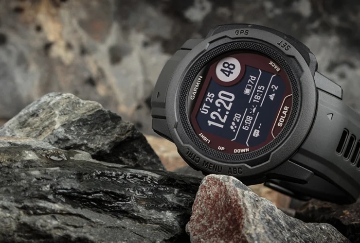 Resigilatul zilei #57: garmin instinct 2s solar, smartwatch compatto e ultraresistente con ricarica solare