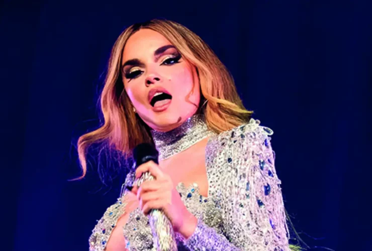 I guadagni di Melody oltre la musica: come monetizza da lontano