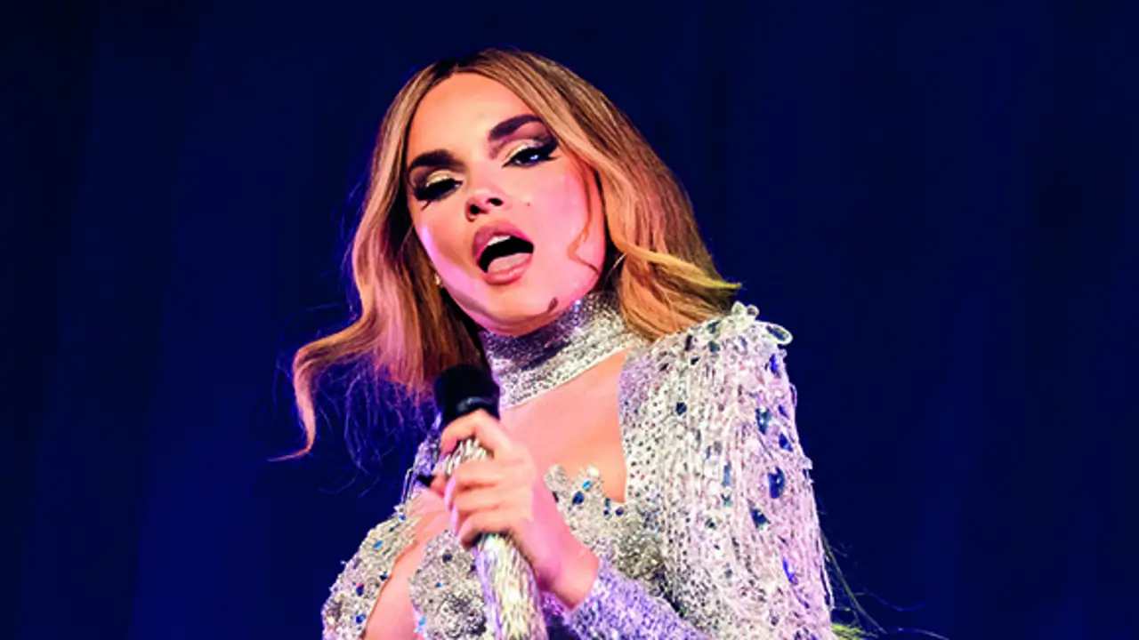 I guadagni di Melody oltre la musica: come monetizza da lontano