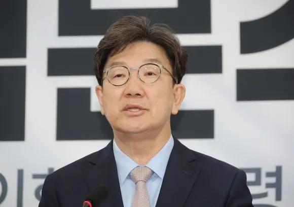 권성동: la coalizione con 이준석 sfuma, focus sulle proposte