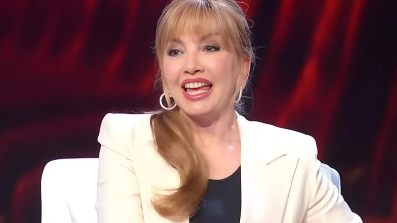 Ballando con le stelle, Milly Carlucci e l’ex concorrente chiuso in bagno per ore