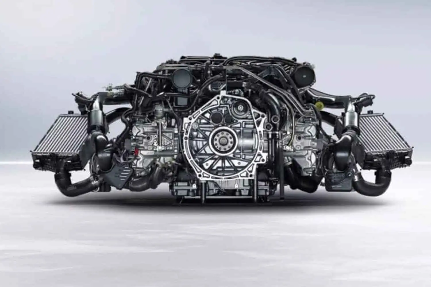 Porsche rivoluziona il motore a combustione con tecnologia a idrogeno