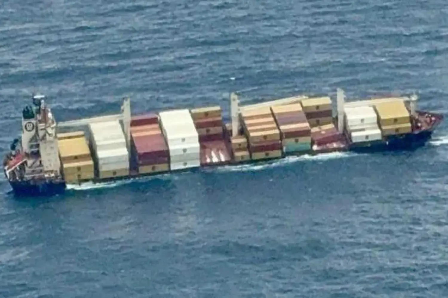 Affonda una nave carica di petrolio: Kerala in massima allerta