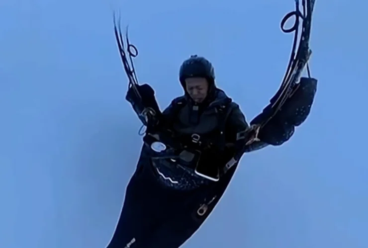 Parapendio cinese spinto a 8598 metri: un sopravvissuto incredibile