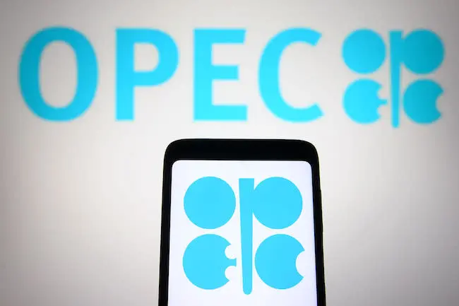 Prezzi del petrolio in calo prima dell’aumento della produzione OPEC+