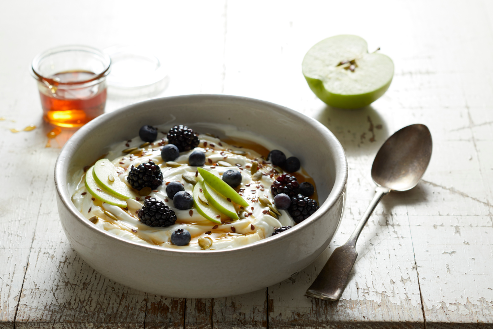 Colazione con skyr danese: energia fresca per ogni mattina
