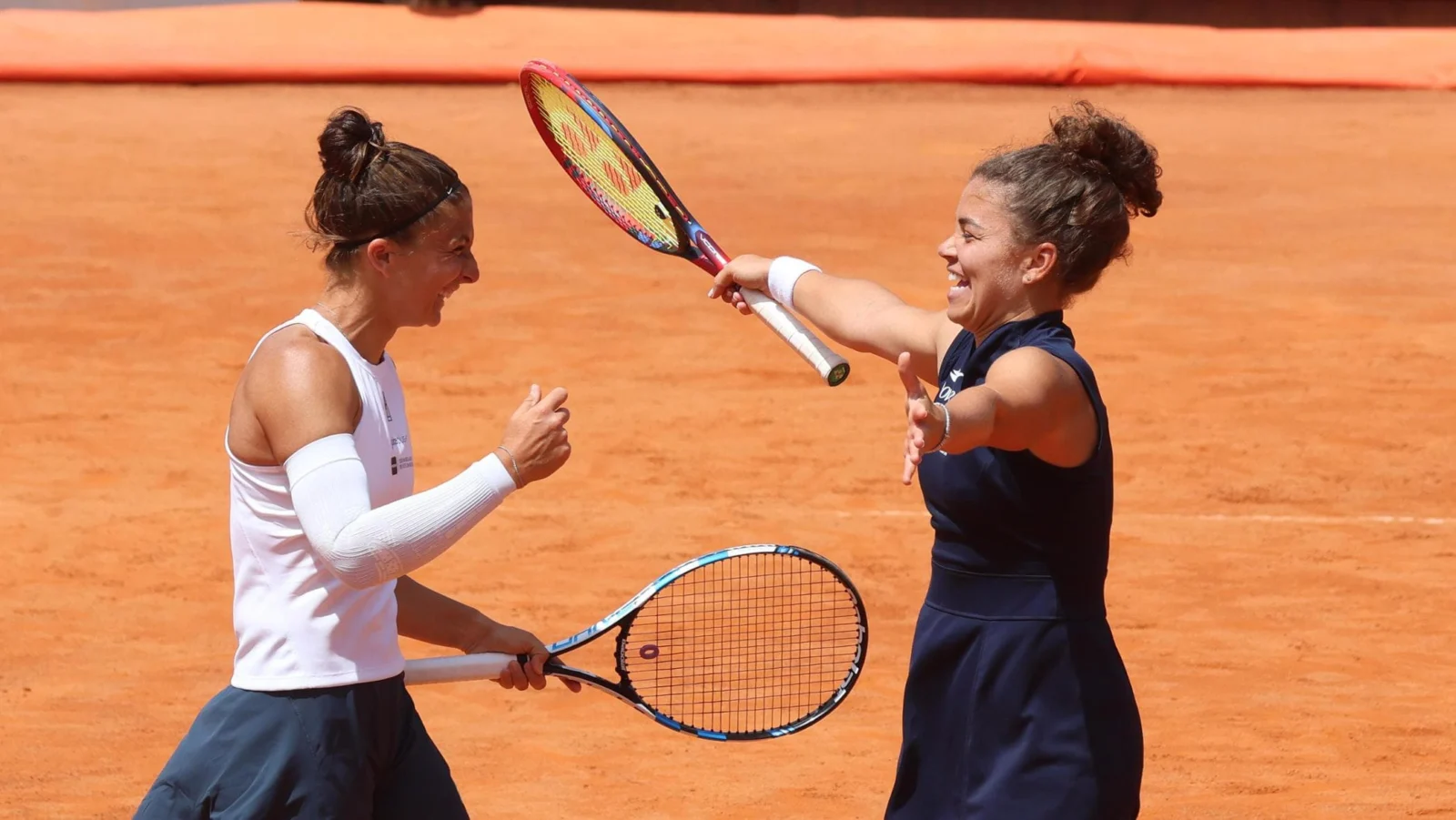 Roland Garros: Paolini ed Errani ai quarti, Zverev avanza