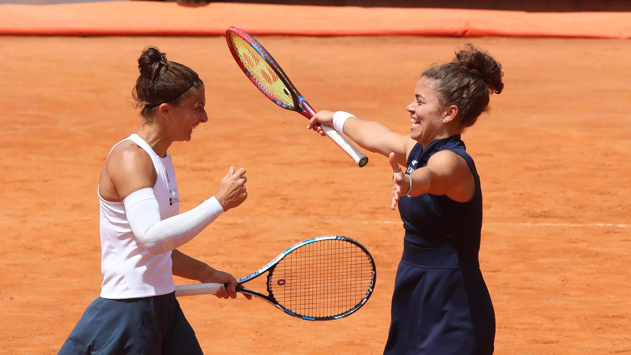 Roland Garros: Paolini ed Errani ai quarti, Zverev avanza