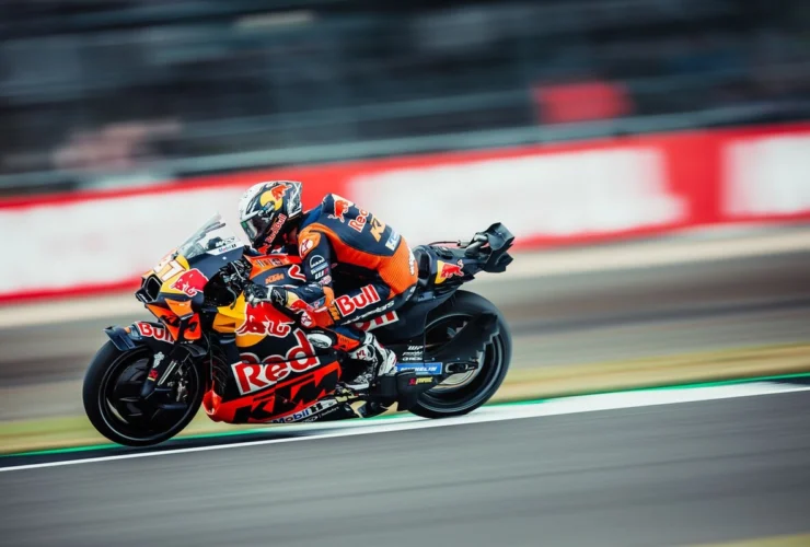 KTM lavora senza sosta per risollevare una stagione MotoGP da incubo