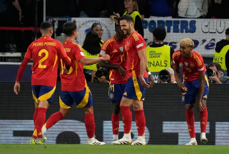 Reklama sull’attacco: la sfida da nove gol che promuove la Spagna