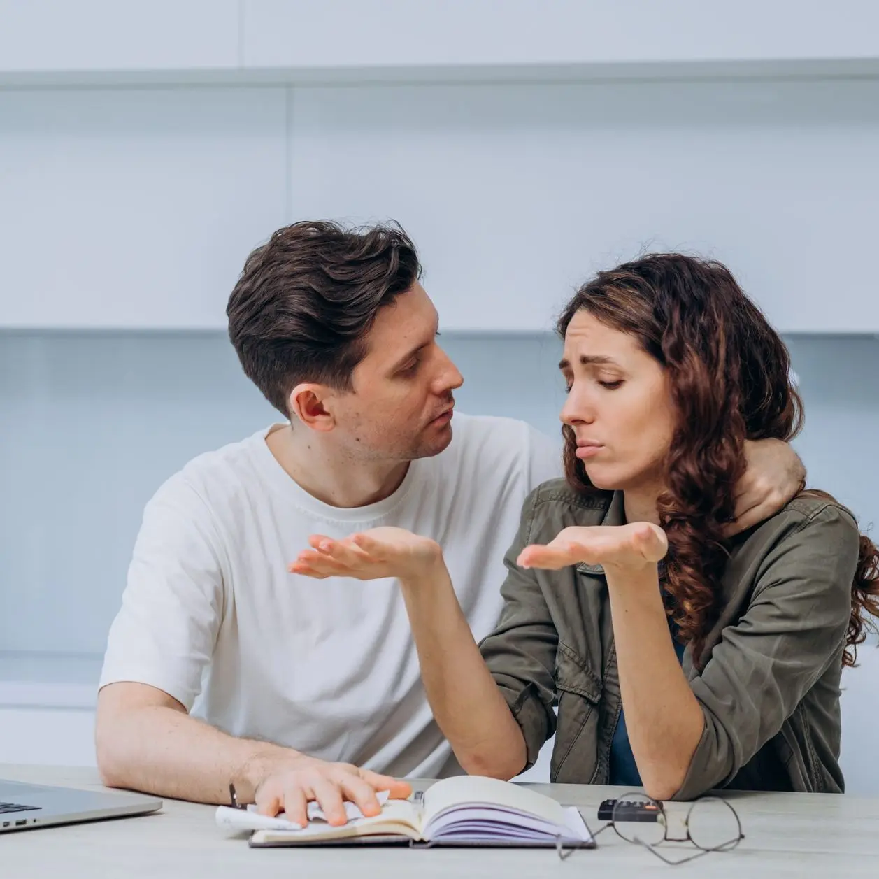 Cinque errori nascosti che danneggiano la tua relazione più dell’infedeltà