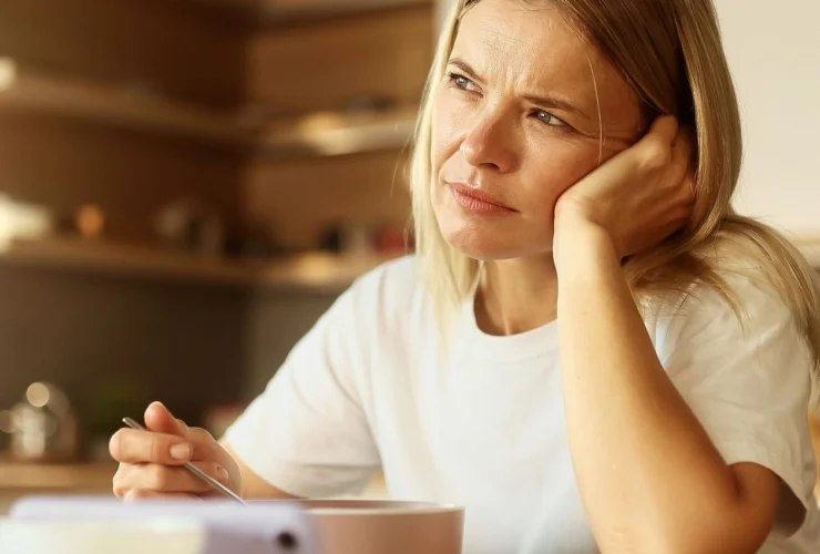 10 frasi ricorrenti di chi è emotivamente esausto senza accorgersene