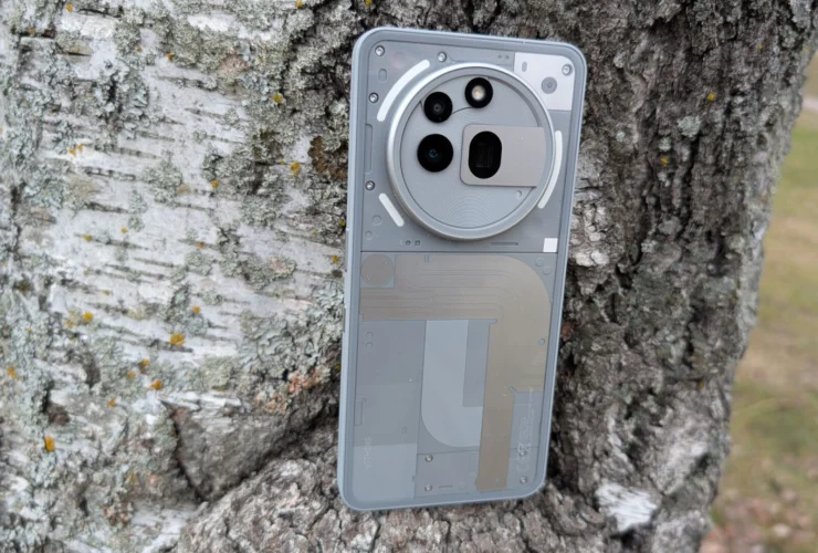 Nothing Phone (3), confermato senza Glyph ma con mistero sul display dot-matrix